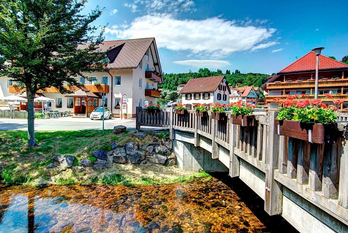 Hotel Restaurant Schwörer Lenzkirch Exterior foto