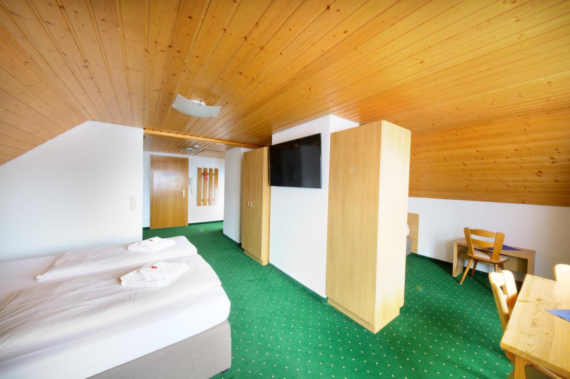 Hotel Restaurant Schwörer Lenzkirch Zimmer foto