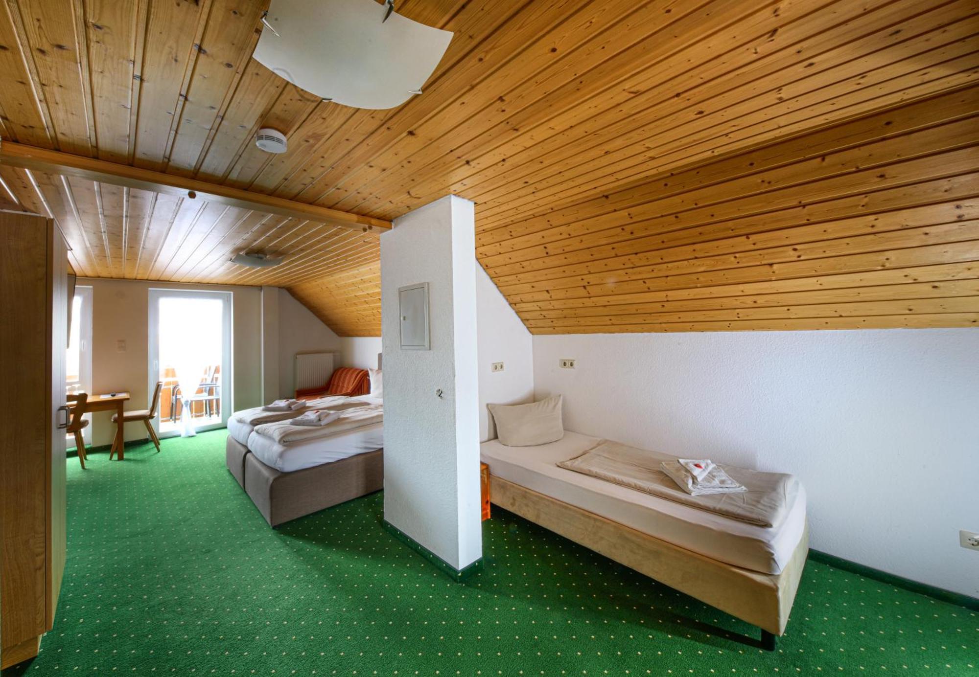 Hotel Restaurant Schwörer Lenzkirch Zimmer foto